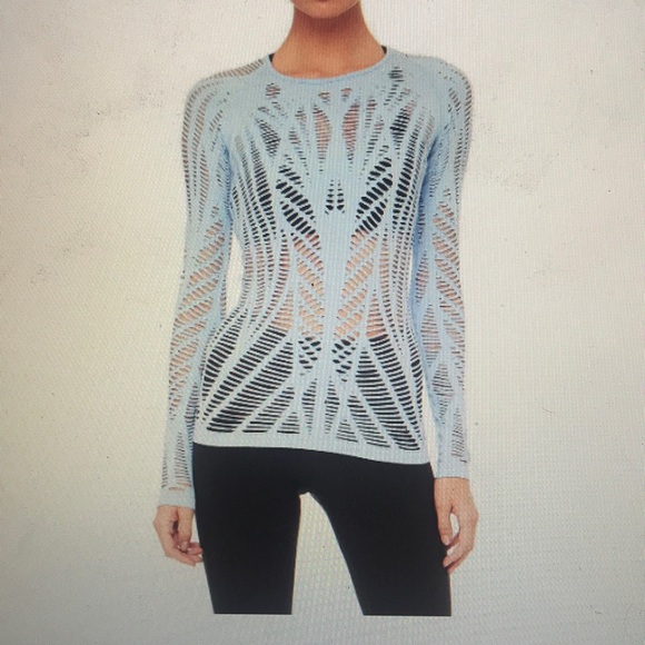 alo yoga wanderer long sleeve